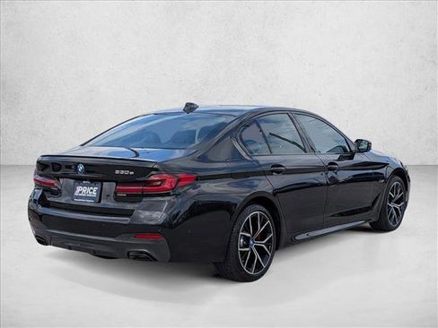 Used 2023 BMW 530e w/ M Sport Package image 5