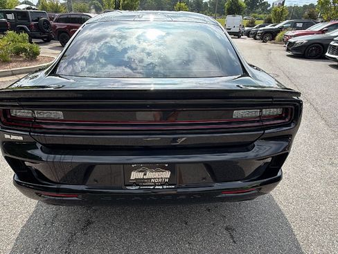 Used 2026 Dodge Charger Scat Pack AWD/4WD image 9