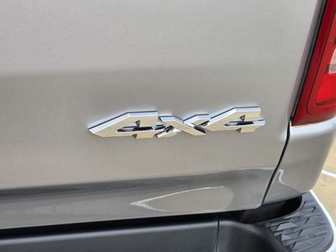 Used 2021 RAM 1500 Laramie AWD/4WD image 9