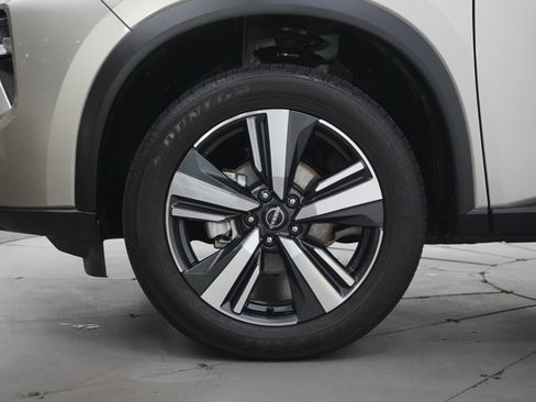 Used 2025 Nissan Rogue SL image 32