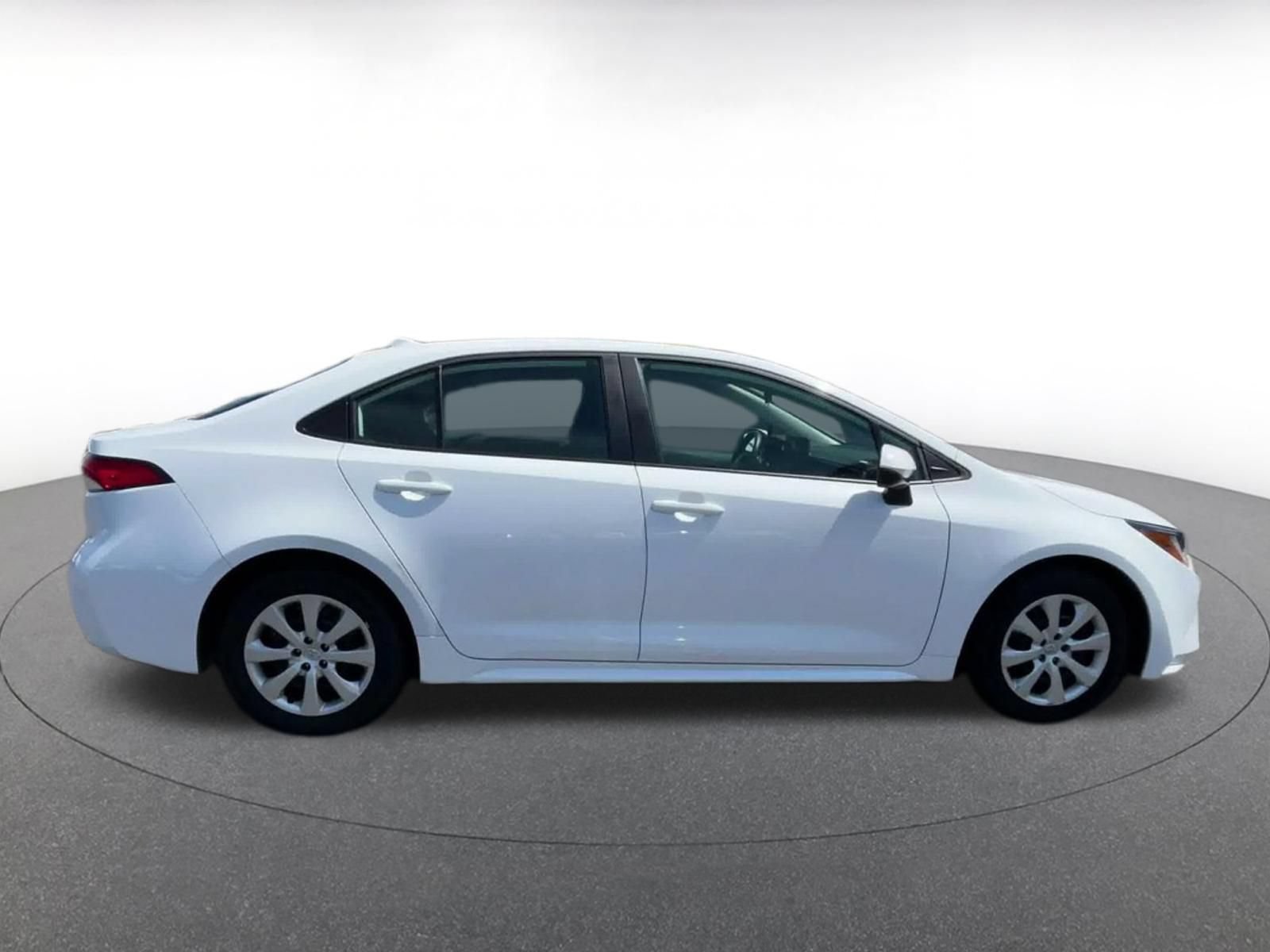 Used 2025 Toyota Corolla LE FWD image 15