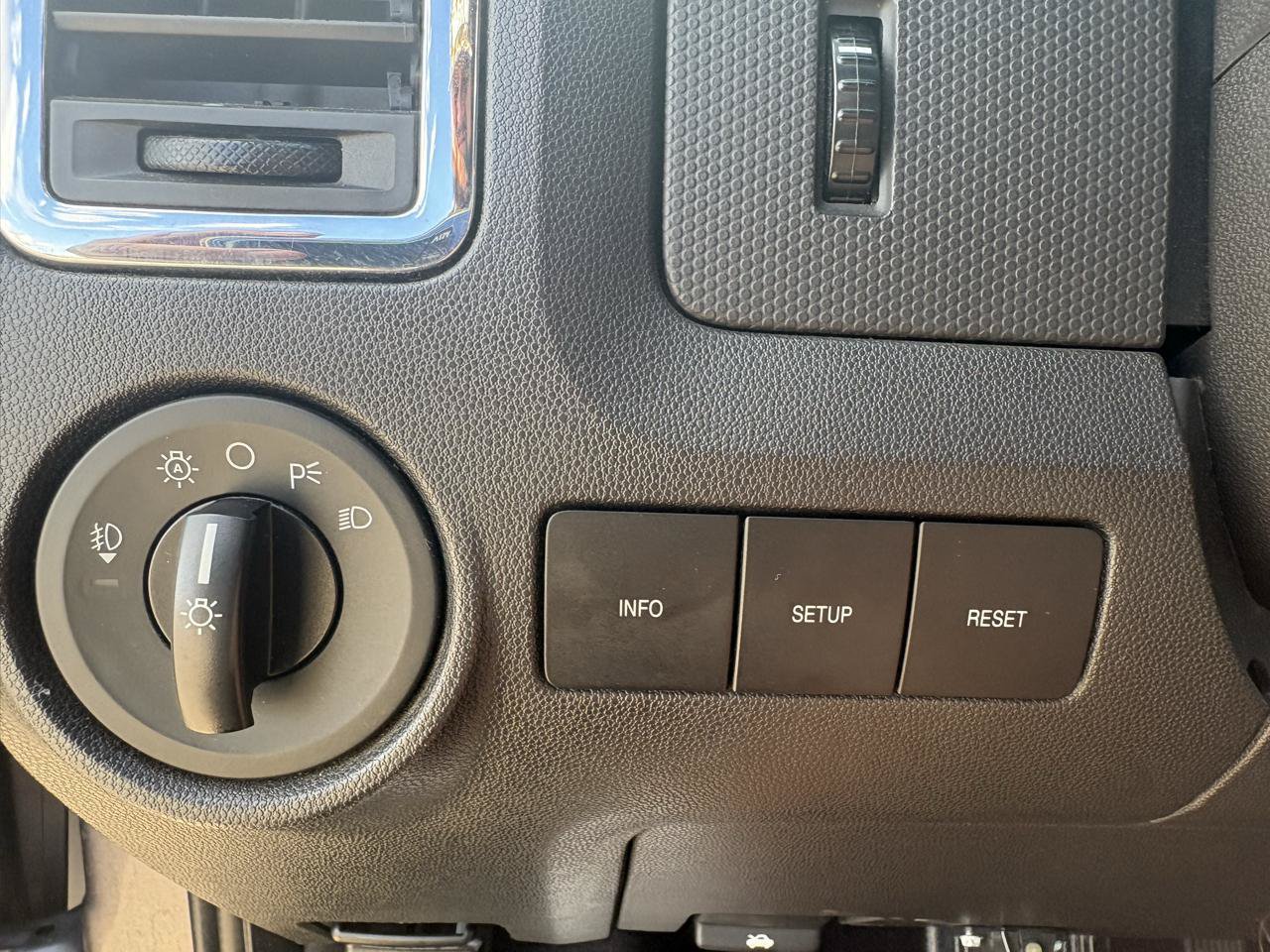 Used 2009 Ford Escape Limited FWD image 39