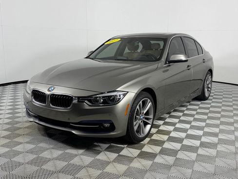 Used 2017 BMW 330i Sedan RWD image 10