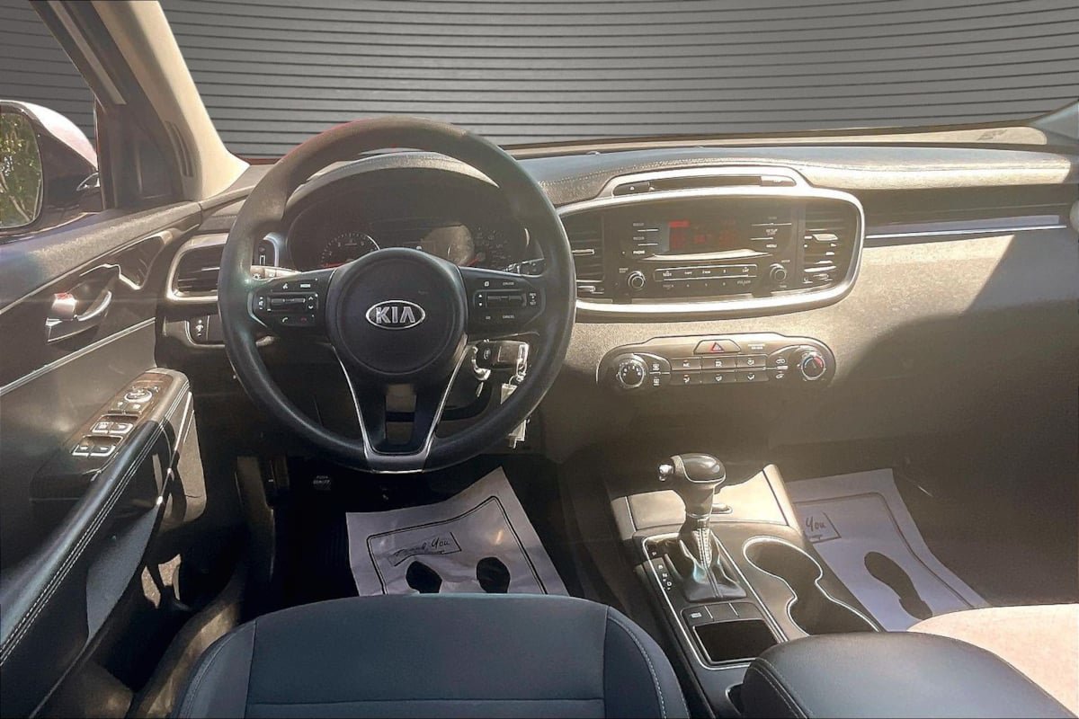 Used 2016 Kia Sorento L FWD image 8