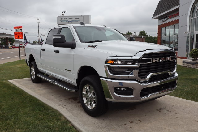 Used 2025 RAM 2500 Big Horn AWD/4WD image 3