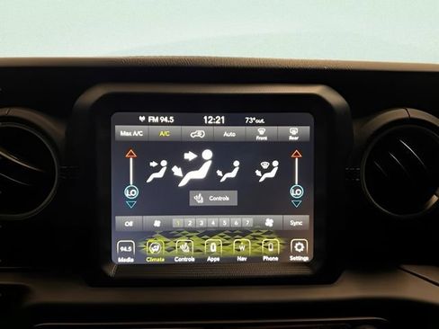 Used 2022 Jeep Wrangler Unlimited Sahara w/ Cold Weather Group AWD/4WD image 16