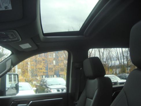 New 2026 GMC Sierra 2500 SLT w/ SLT Premium Package image 10