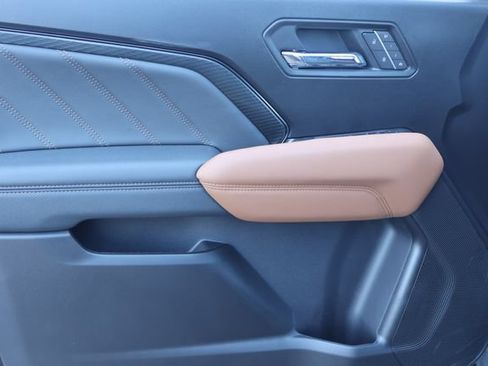 New 2026 GMC Canyon AT4 w/ AT4 Premium Package AWD/4WD image 11