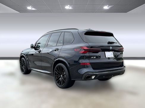 Certified 2024 BMW X5 sDrive40i w/ M Sport Package RWD image 3