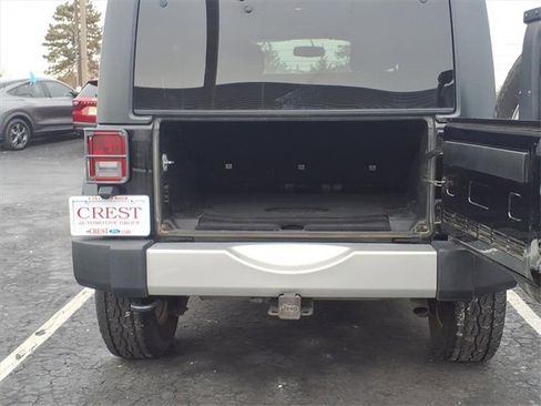 Used 2015 Jeep Wrangler Unlimited Sahara w/ Connectivity Group image 7