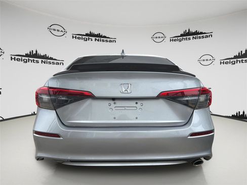 Used 2023 Honda Civic Sport image 3