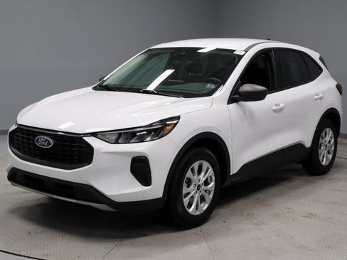 Certified 2025 Ford Escape Active image 5