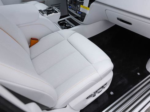 New 2027 Rolls-Royce Phantom Sedan RWD image 57