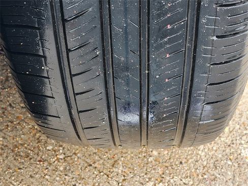 Used 2022 GMC Terrain SLT w/ Infotainment Package II image 11