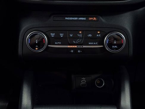 Used 2025 Ford Escape ST-Line AWD/4WD image 28