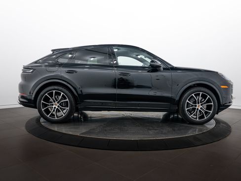 Certified 2026 Porsche Cayenne Coupe AWD/4WD image 8