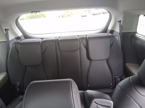 New 2026 Kia Carnival EX FWD image 22