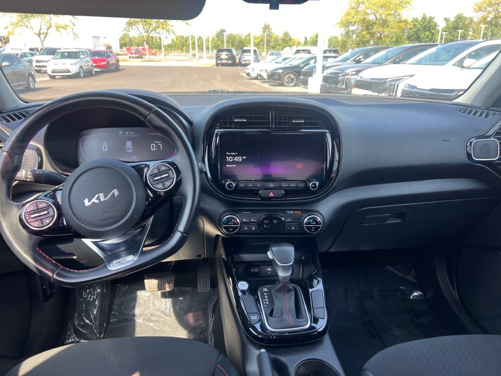 Certified 2023 Kia Soul GT-Line FWD image 12
