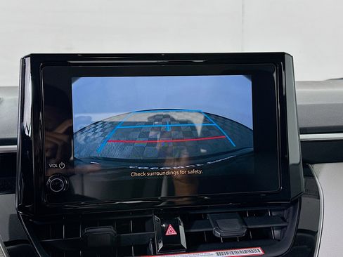 Used 2025 Toyota Corolla LE image 24