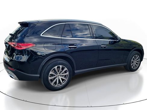 Used 2023 Mercedes-Benz GLC 300 image 2