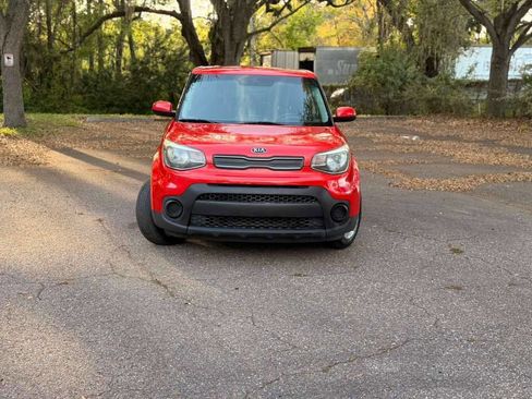 Used 2019 Kia Soul FWD image 2