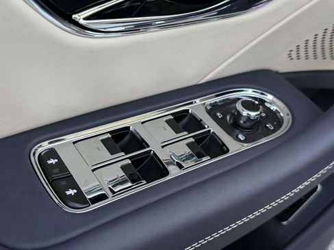 Certified 2024 Bentley Flying Spur V8 image 25