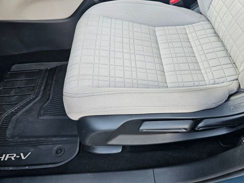 Used 2025 Honda HR-V LX image 13