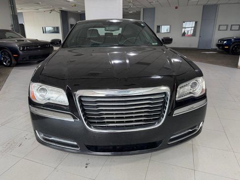 Used 2013 Chrysler 300 image 3