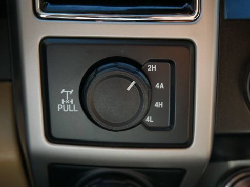 Used 2019 Ford F150 Lariat w/ Equipment Group 502A Luxury AWD/4WD image 23