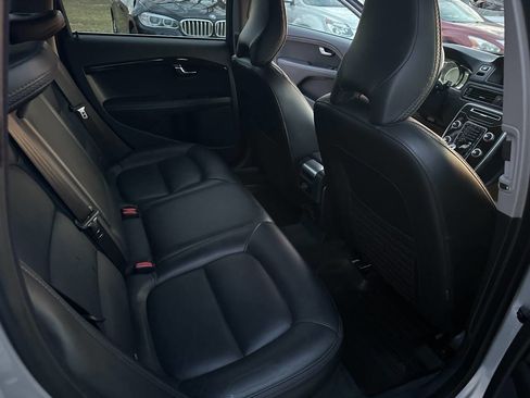 Used 2016 Volvo XC70 T5 Premier w/ Proximity Package image 16