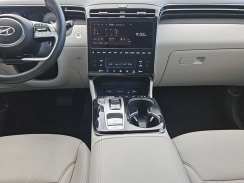 Used 2023 Hyundai Tucson Limited AWD/4WD image 10