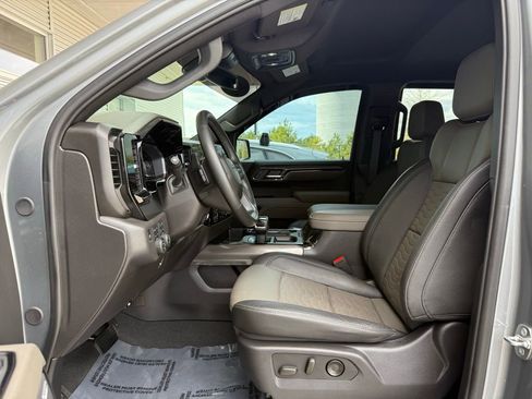 Used 2024 Chevrolet Silverado 1500 ZR2 w/ Dark Appearance Package image 21