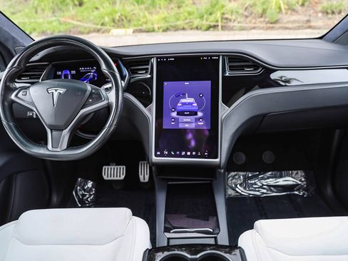 Used 2020 Tesla Model X Performance AWD/4WD image 13
