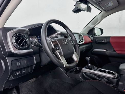 Used 2022 Toyota Tacoma SR5 w/ SR5 Appearance Package (SM) RWD image 14