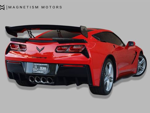 Used 2019 Chevrolet Corvette Stingray Coupe w/ 1LT RWD image 7