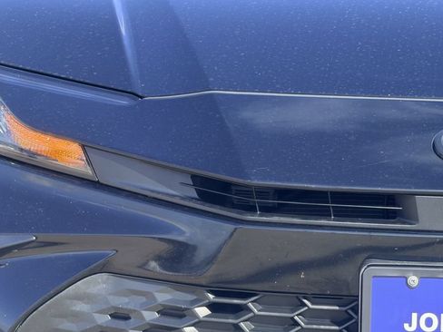 Used 2025 Toyota Camry SE w/ Convenience Package FWD image 4