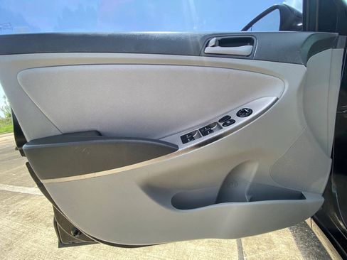 Used 2015 Hyundai Accent GLS FWD image 20