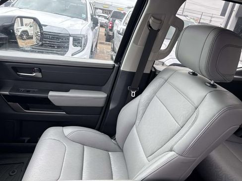 Used 2023 Toyota Tundra Limited image 21
