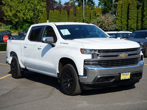 Used 2022 Chevrolet Silverado 1500 LT AWD/4WD image 3