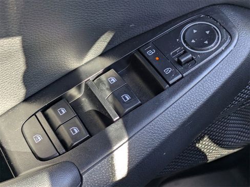 Used 2024 Kia Seltos S image 23