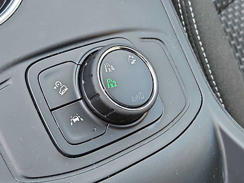 Used 2024 GMC Terrain SLE AWD/4WD image 26