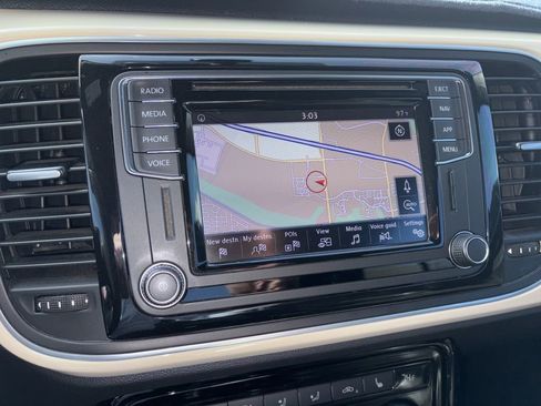 Used 2019 Volkswagen Beetle 2.0T Final Edition SEL image 10