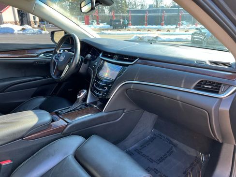 Used 2013 Cadillac XTS Luxury image 18