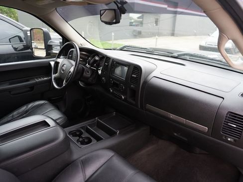 Used 2014 GMC Sierra 2500 SLE w/ SLE Preferred Package image 8