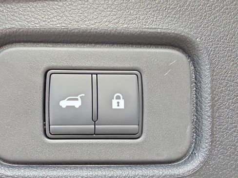 Certified 2026 Nissan Pathfinder SV AWD/4WD image 32