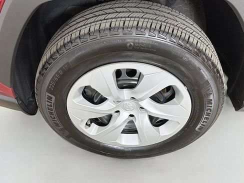 Used 2025 Toyota RAV4 LE AWD/4WD image 16