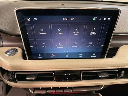 Used 2022 Lincoln Aviator Reserve w/ Equipment Group 201A AWD/4WD image 9