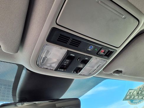 Used 2023 Honda Odyssey Elite image 25