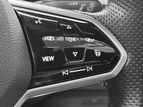 Used 2022 Volkswagen GTI SE w/ SE Leather Package FWD image 21