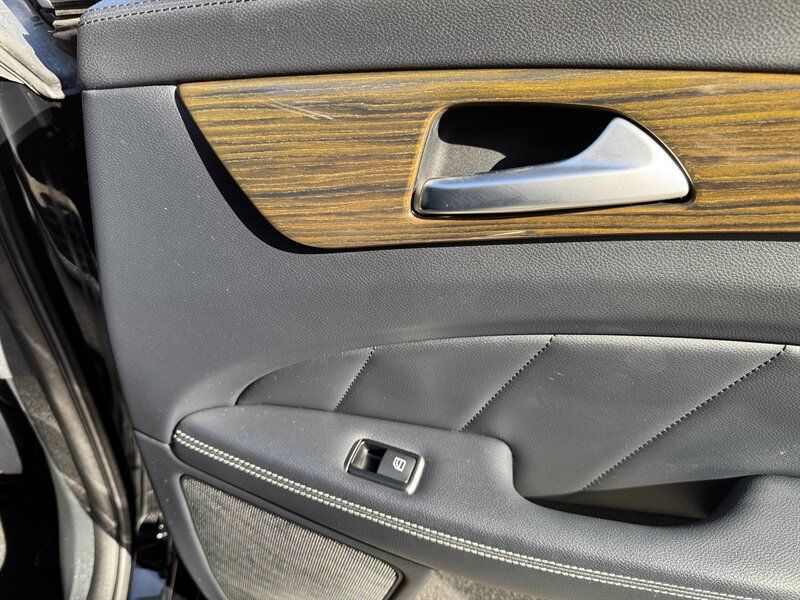 Used 2015 Mercedes-Benz CLS 400 image 38